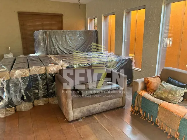 Casa com 378m² 6 quartos e 4 banheiros, para alugar, no bairro Jardim Dona Sarah em Bauru
