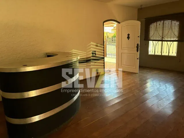 Casa com 378m² 6 quartos e 4 banheiros, para alugar, no bairro Jardim Dona Sarah em Bauru