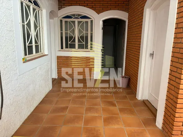 Casa com 378m² 6 quartos e 4 banheiros, para alugar, no bairro Jardim Dona Sarah em Bauru