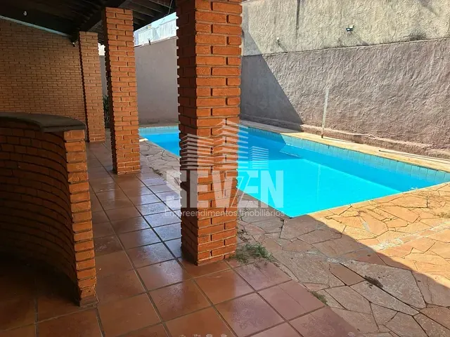 Casa com 378m² 6 quartos e 4 banheiros, para alugar, no bairro Jardim Dona Sarah em Bauru