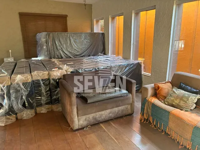 Casa com 378m² 6 quartos e 4 banheiros, para alugar, no bairro Jardim Dona Sarah em Bauru