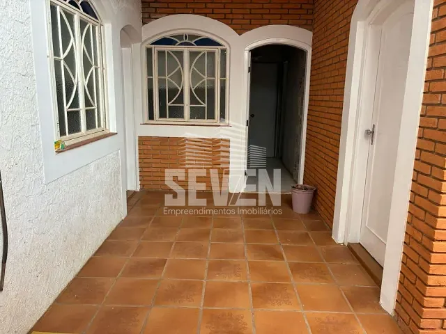 Casa com 378m² 6 quartos e 4 banheiros, para alugar, no bairro Jardim Dona Sarah em Bauru