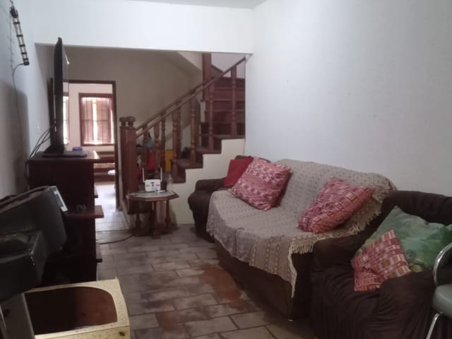 Casa com 194m² 2 quartos e 3 banheiros, à venda, no bairro Areal em Pelotas
