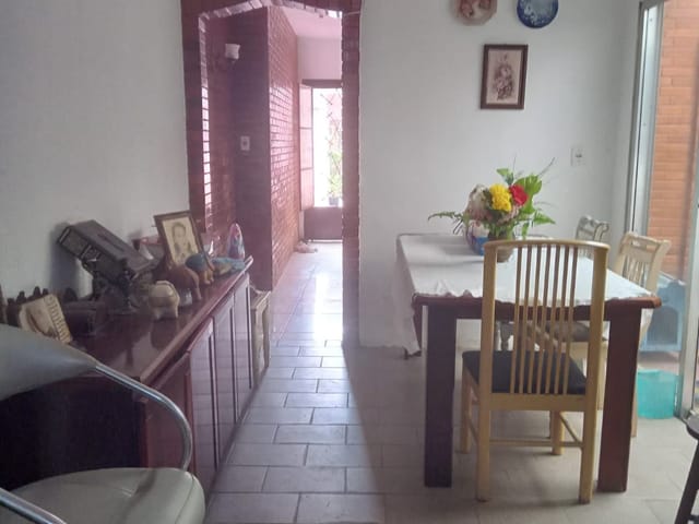 Casa com 194m² 2 quartos e 3 banheiros, à venda, no bairro Areal em Pelotas