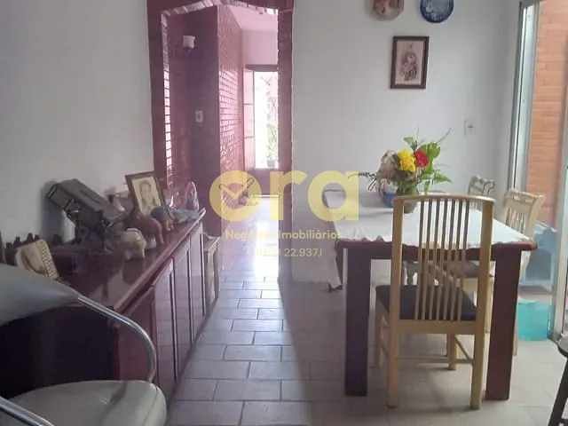 Casa com 194m² 2 quartos e 3 banheiros, à venda, no bairro Areal em Pelotas