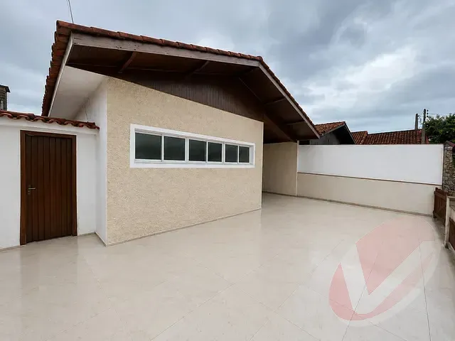 Casa 2 quartos e 2 banheiros, à venda, no bairro Real em Praia Grande