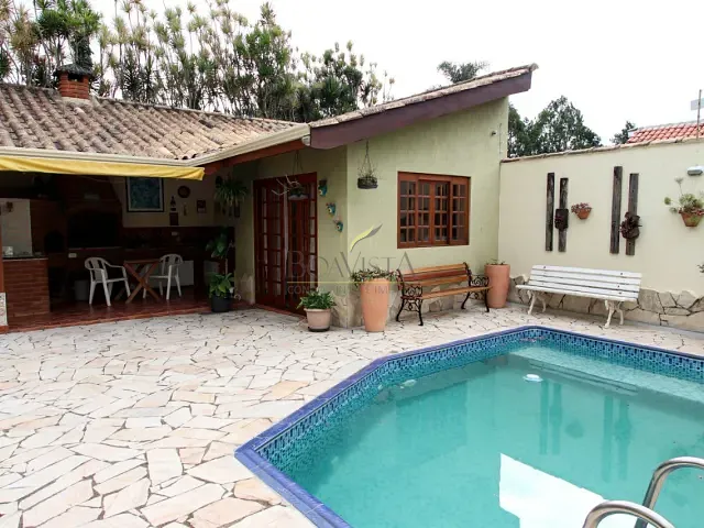 Casa com 480m² 3 quartos e 5 banheiros, à venda, no bairro Vila Petrópolis em Atibaia