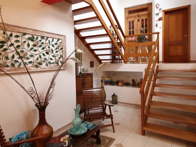 Casa com 480m² 3 quartos e 5 banheiros, à venda, no bairro Vila Petrópolis em Atibaia
