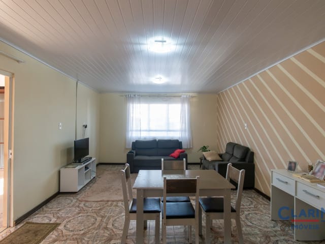 Casa 3 quartos e 1 banheiro, à venda, no bairro Bom Jesus em Campo Largo