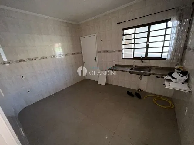 Casa com 150m² 3 quartos e 1 banheiro, à venda ou para alugar, no bairro Bela Vista em Artur Nogueira