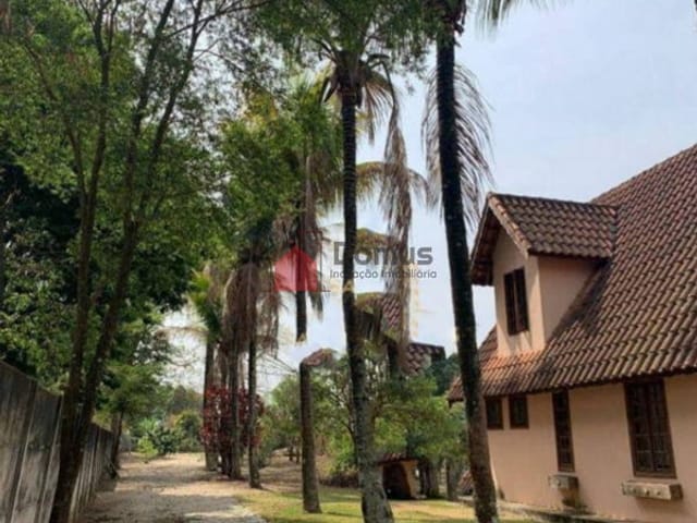 Casa com 2036m², à venda, no bairro Parque Lago Azul em Pindamonhangaba