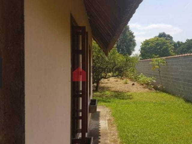 Casa com 2036m², à venda, no bairro Parque Lago Azul em Pindamonhangaba