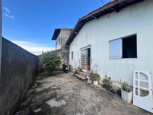 Casa com 250m² 2 quartos e 1 banheiro, à venda, no bairro Parque Valença I em Campinas