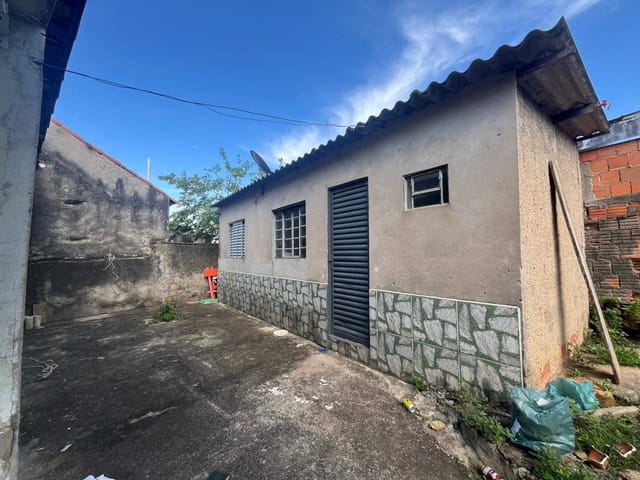 Casa com 250m² 2 quartos e 1 banheiro, à venda, no bairro Parque Valença I em Campinas