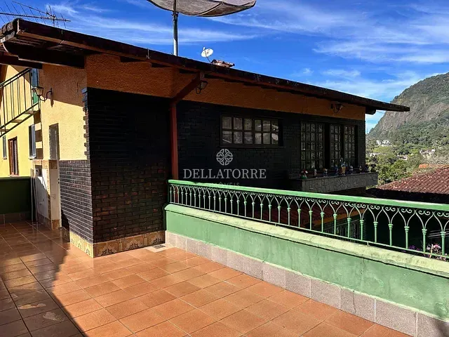 Casa 4 quartos e 5 banheiros, à venda, no bairro Parque do Ingá em Teresópolis