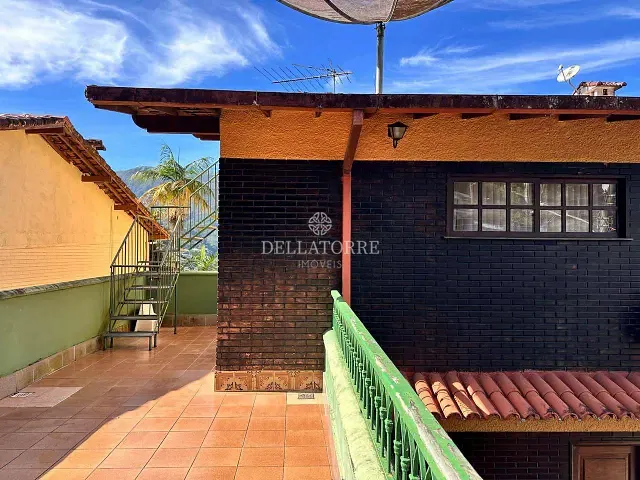 Casa 4 quartos e 5 banheiros, à venda, no bairro Parque do Ingá em Teresópolis