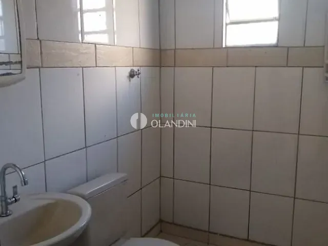Casa com 200m² 2 quartos e 1 banheiro, para alugar, no bairro Parque das Paineiras em Artur Nogueira