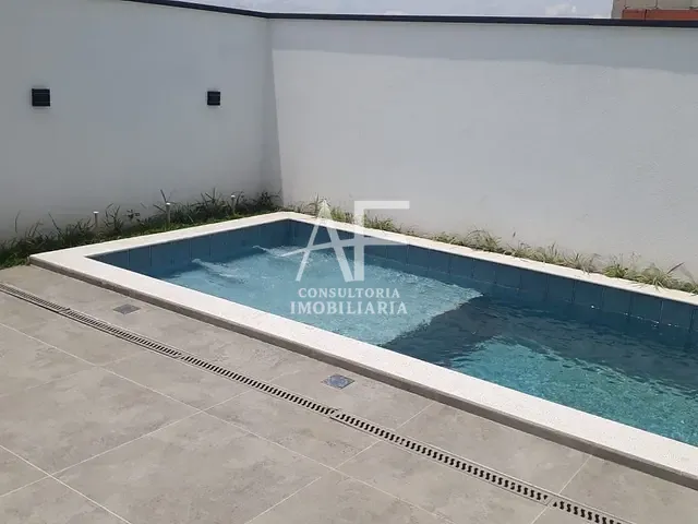 Casa com 360m², à venda, no bairro Jardim Marlene Miranda em Taubaté