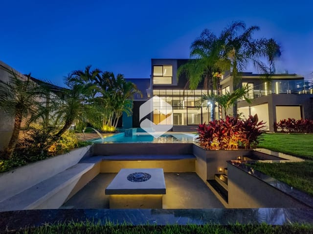 Casa com 1250m² 5 quartos e 7 banheiros, à venda, no bairro Barra da Tijuca em Rio de Janeiro