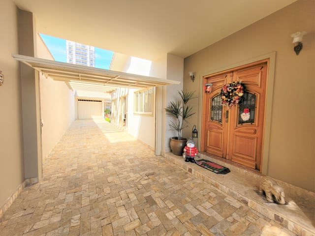Casa com 462m² 3 quartos e 3 banheiros, à venda, no bairro Jardim Carvalho em Ponta Grossa