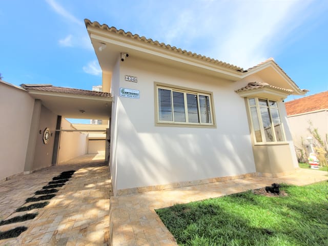 Casa com 462m² 3 quartos e 3 banheiros, à venda, no bairro Jardim Carvalho em Ponta Grossa