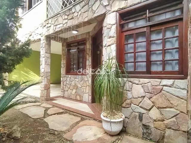 Casa com 190m² 3 quartos e 4 banheiros, à venda, no bairro Planalto em Belo Horizonte