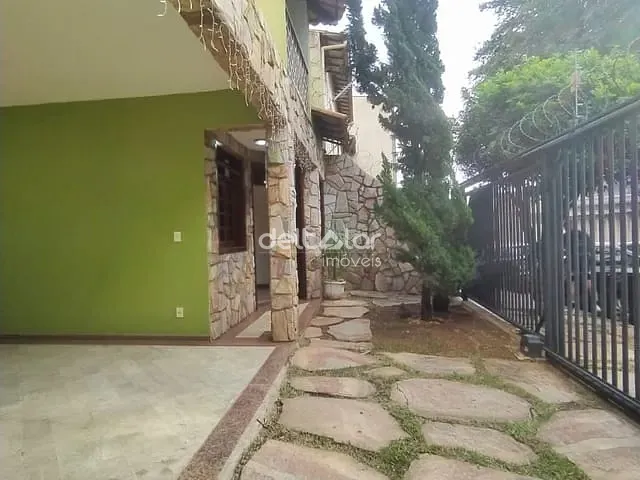 Casa com 190m² 3 quartos e 4 banheiros, à venda, no bairro Planalto em Belo Horizonte