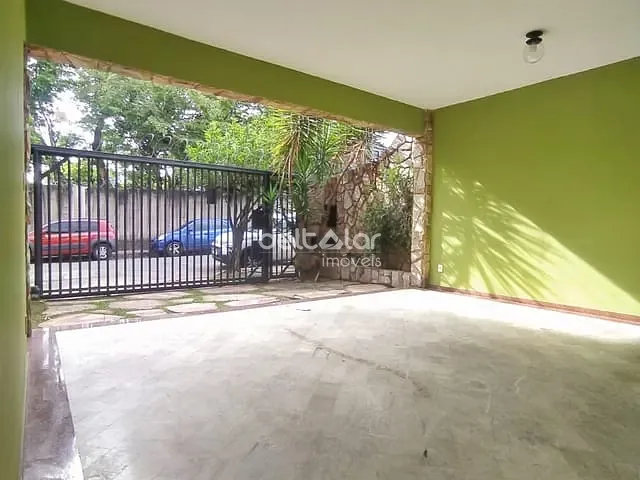 Casa com 190m² 3 quartos e 4 banheiros, à venda, no bairro Planalto em Belo Horizonte