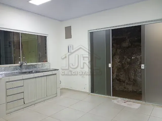 Casa com 40m² 2 quartos e 1 banheiro, para alugar, no bairro Jardim Zaira em Mauá
