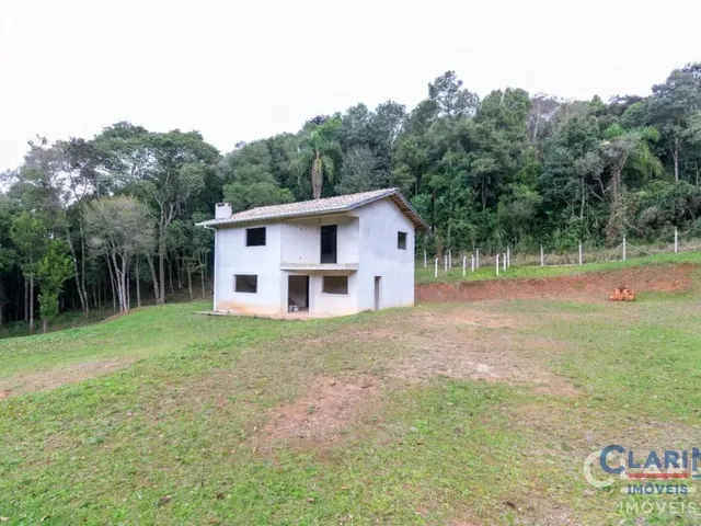 Casa 4 quartos e 4 banheiros, à venda, no bairro Bugre em Balsa Nova