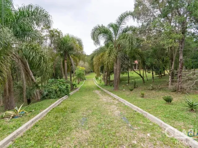 Casa 4 quartos e 3 banheiros, à venda, no bairro Bugre em Balsa Nova
