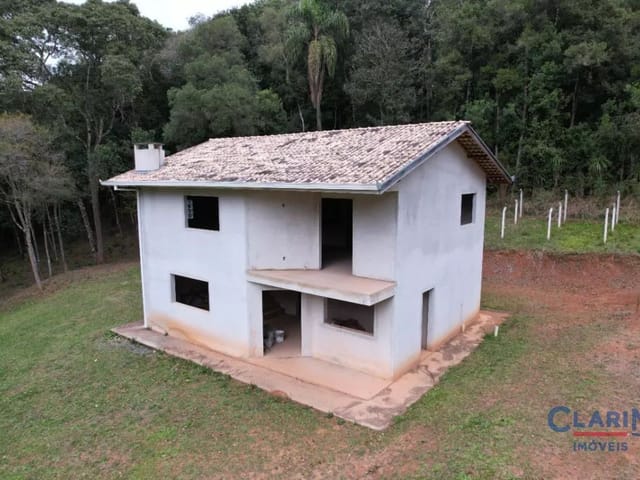 Casa 4 quartos e 4 banheiros, à venda, no bairro Bugre em Balsa Nova