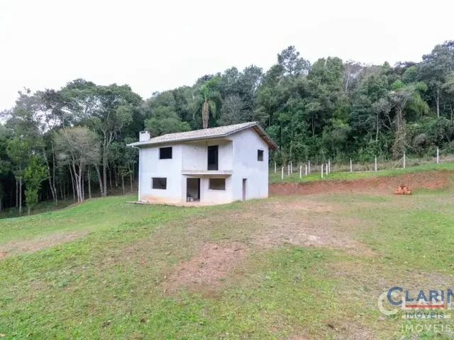 Casa 4 quartos e 3 banheiros, à venda, no bairro Bugre em Balsa Nova