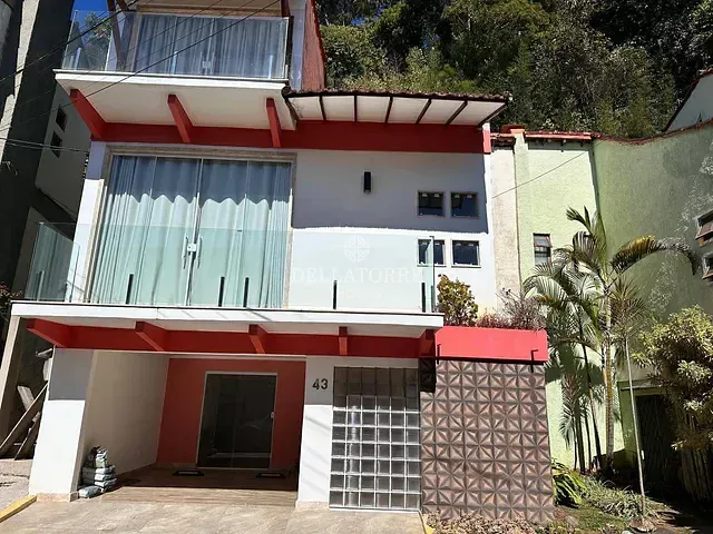 Casa 2 quartos e 2 banheiros, à venda, no bairro Iucas em Teresópolis