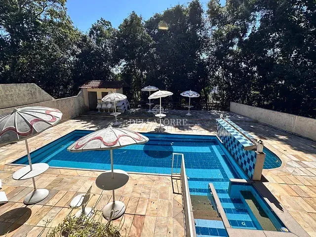 Casa 2 quartos e 2 banheiros, à venda, no bairro Iucas em Teresópolis