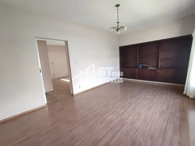 Casa com 261m² 4 quartos e 1 banheiro, à venda, no bairro Centro em Andradas