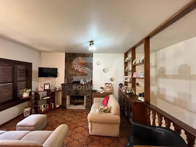 Casa com 1000m² 6 quartos e 3 banheiros, à venda, no bairro Jardim Itália em Chapecó