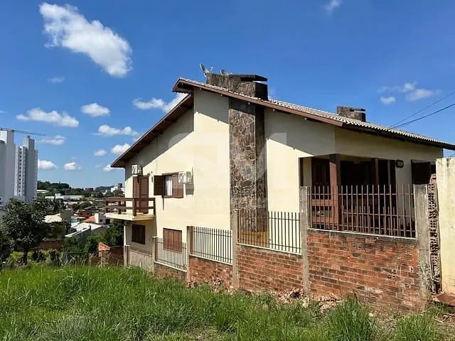 Casa com 1000m² 6 quartos e 3 banheiros, à venda, no bairro Jardim Itália em Chapecó