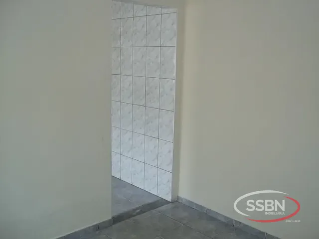 Casa 2 quartos e 1 banheiro, para alugar, no bairro Jardim Capuava em Nova Odessa