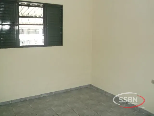 Casa 2 quartos e 1 banheiro, para alugar, no bairro Jardim Capuava em Nova Odessa