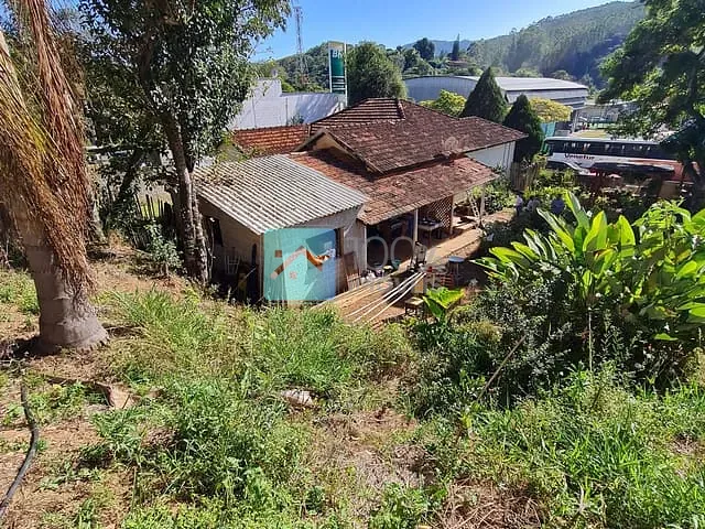 Casa com 1209m² 2 quartos e 1 banheiro, à venda, no bairro Centro em Jambeiro
