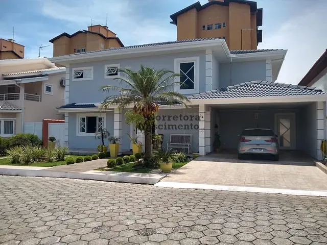 Casa com 800m² 5 quartos e 3 banheiros, à venda, no bairro Jardim Santa Maria em Jacareí