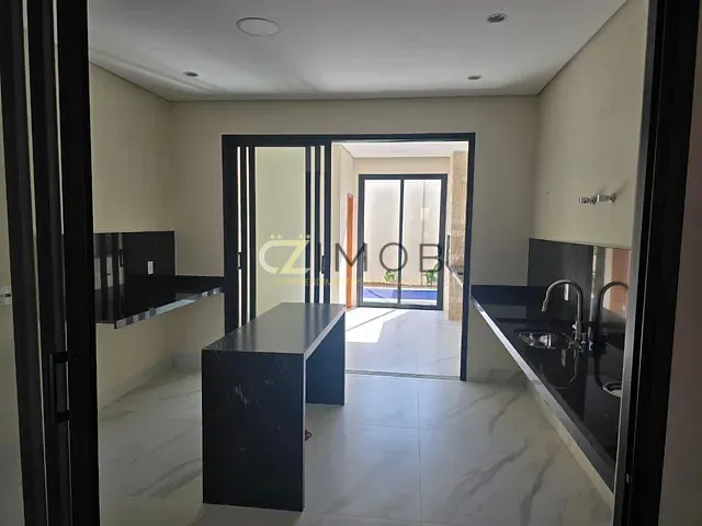 Casa com 250m² 3 quartos e 5 banheiros, à venda, no bairro Jardim Valencia em Ribeirão Preto