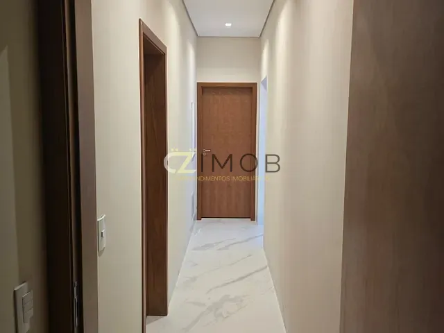 Casa com 250m² 3 quartos e 5 banheiros, à venda, no bairro Jardim Valencia em Ribeirão Preto