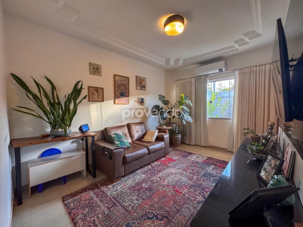 Casa, 4 quartos, 140 m² - Foto 1