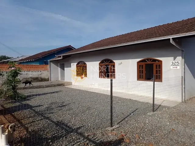 Casa com 200m² 3 quartos e 2 banheiros, à venda, no bairro Boa Vista em Joinville