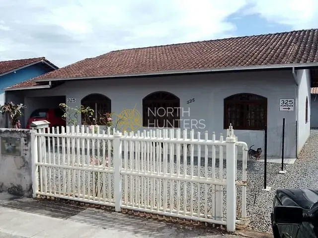 Casa com 200m² 3 quartos e 2 banheiros, à venda, no bairro Boa Vista em Joinville