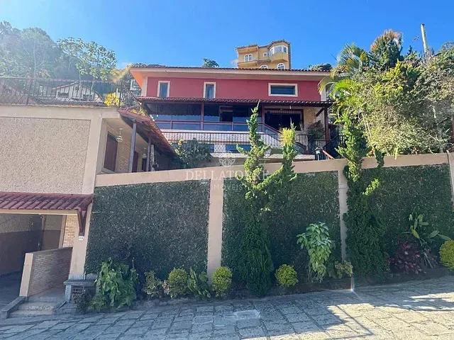 Casa com 67250m² 3 quartos e 5 banheiros, para alugar, no bairro Pimenteiras em Teresópolis