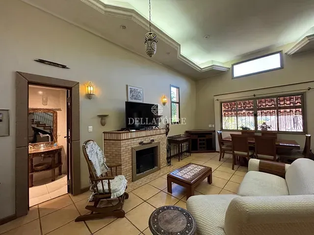 Casa com 67250m² 3 quartos e 5 banheiros, para alugar, no bairro Pimenteiras em Teresópolis