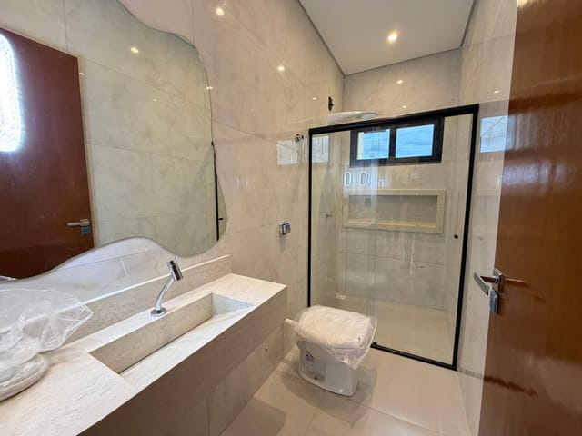 Casa com 308m² 2 quartos e 1 banheiro, à venda, no bairro Sonhalto Videira em Sinop